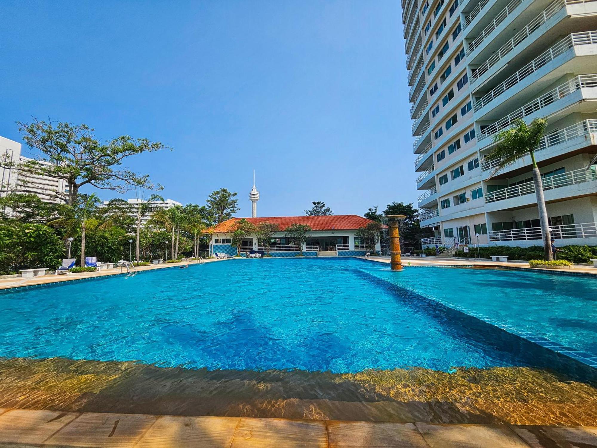View Talay 5 Jomtien Beachfront Патая Екстериор снимка