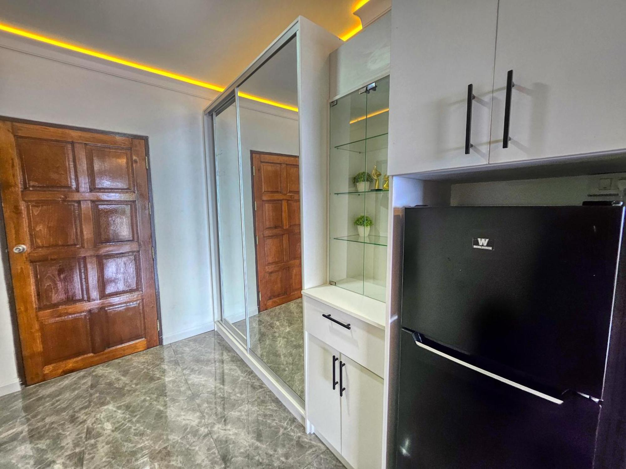 View Talay 5 Jomtien Beachfront Патая Екстериор снимка