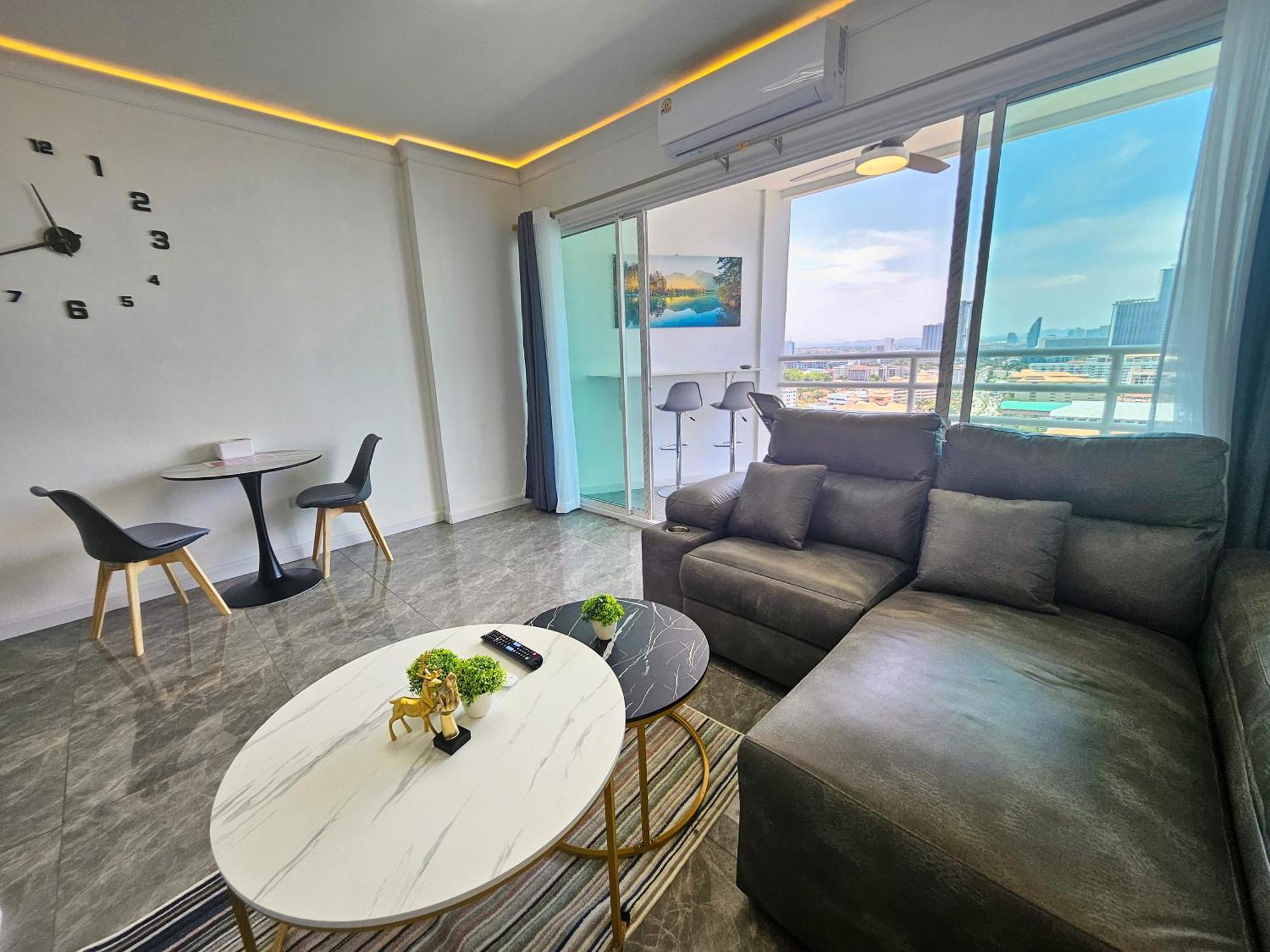 View Talay 5 Jomtien Beachfront Патая Екстериор снимка