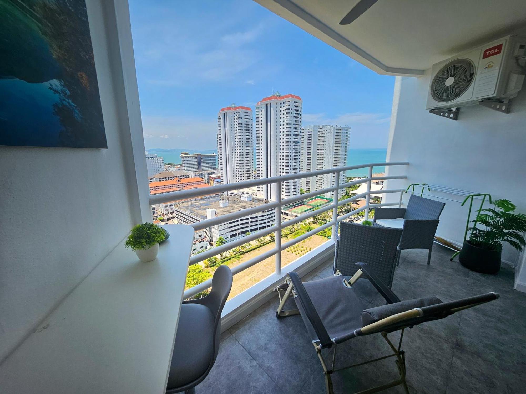 View Talay 5 Jomtien Beachfront Патая Екстериор снимка