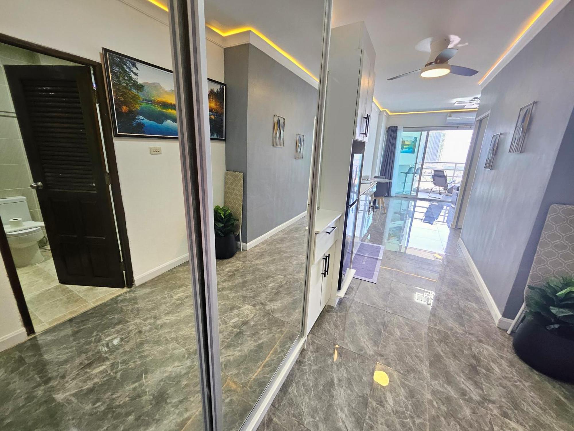 View Talay 5 Jomtien Beachfront Патая Екстериор снимка