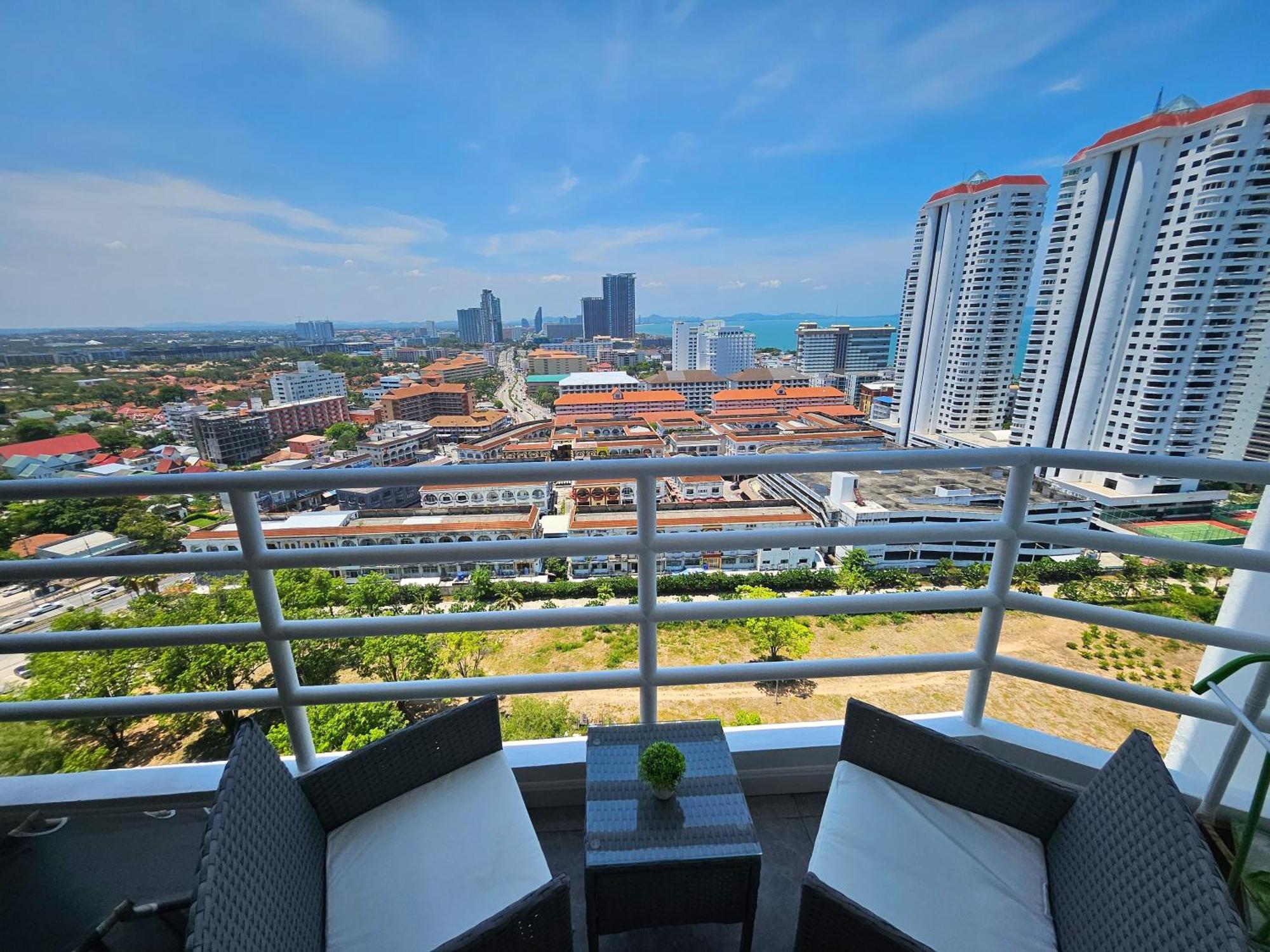 View Talay 5 Jomtien Beachfront Патая Екстериор снимка