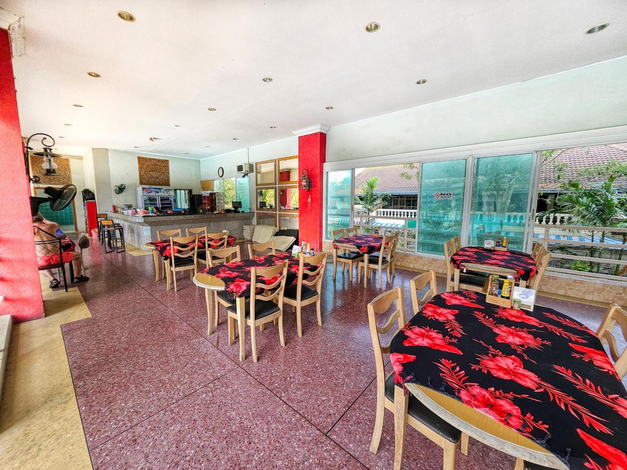 View Talay 5 Jomtien Beachfront Патая Екстериор снимка